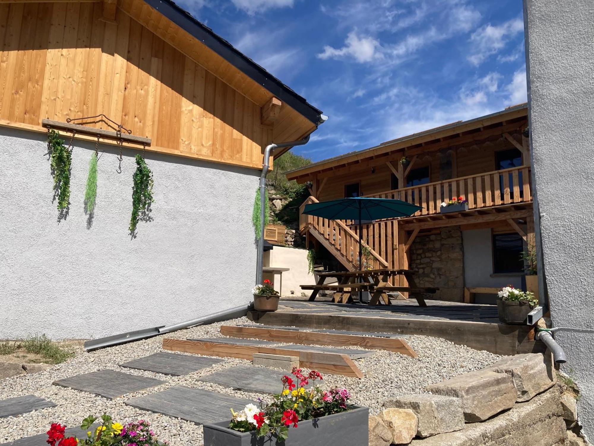 Maison Canelle Le Clos Des Ours Matemale Luaran gambar